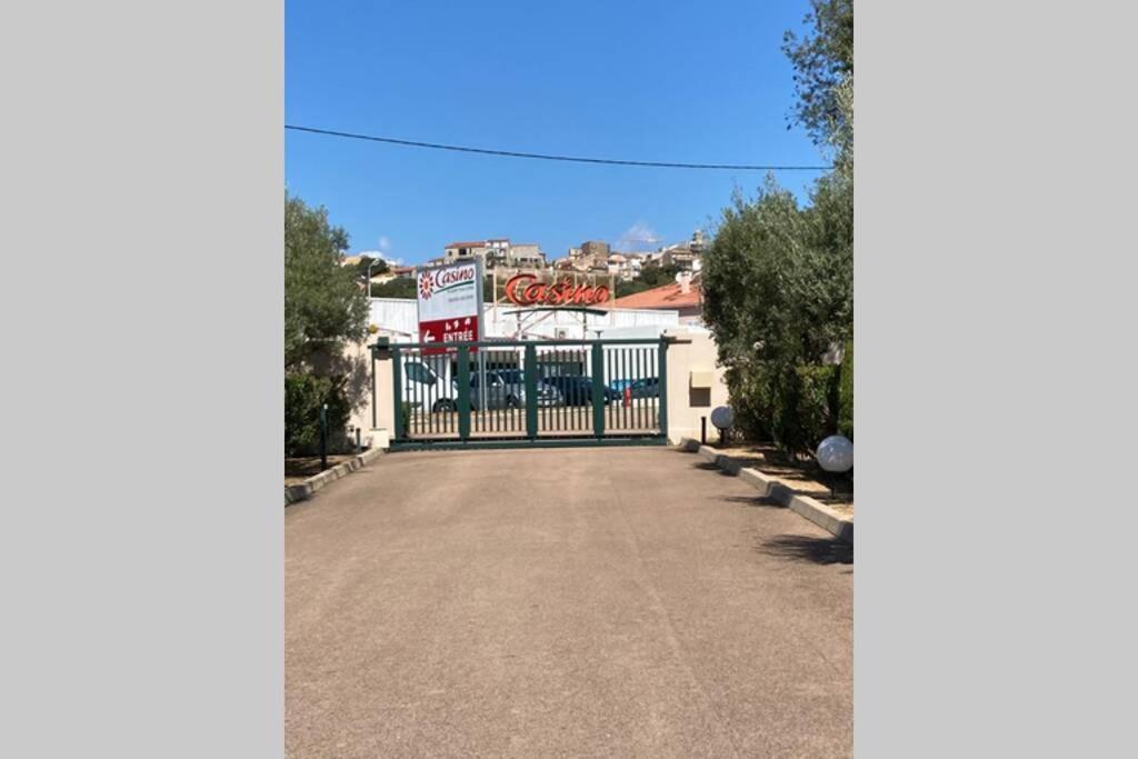 Dans Résidence Luxueuse à Vecchio Appartement Porto-Vecchio (Corsica)